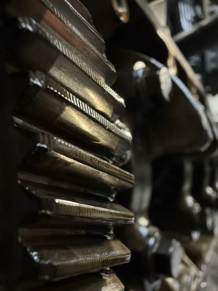 Gearbox gears inside an opened engine case